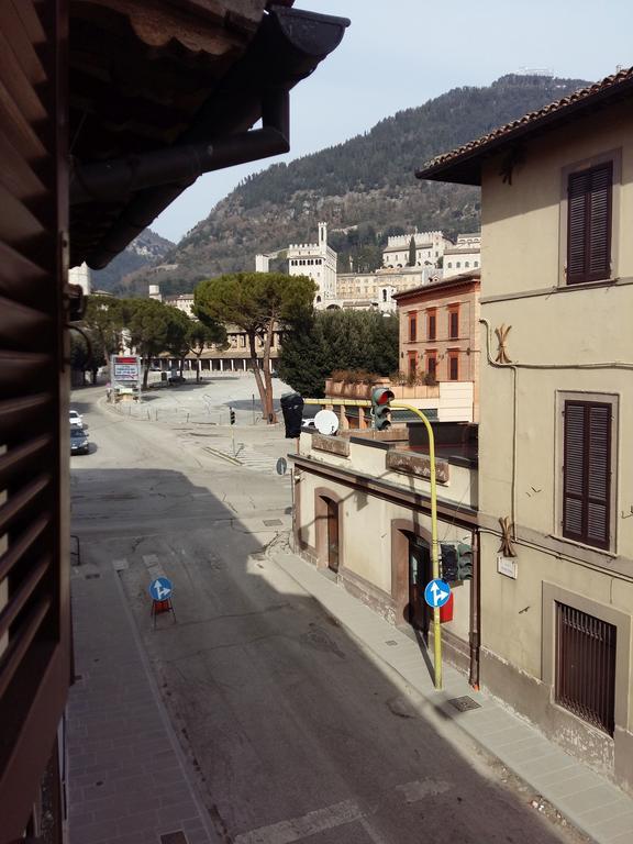 Residence Di Via Perugina 22 Gubbio Bagian luar foto